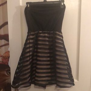 Strapless party dress 🖤